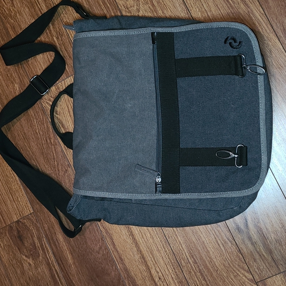 Denizen by Levi’s Messenger Bag